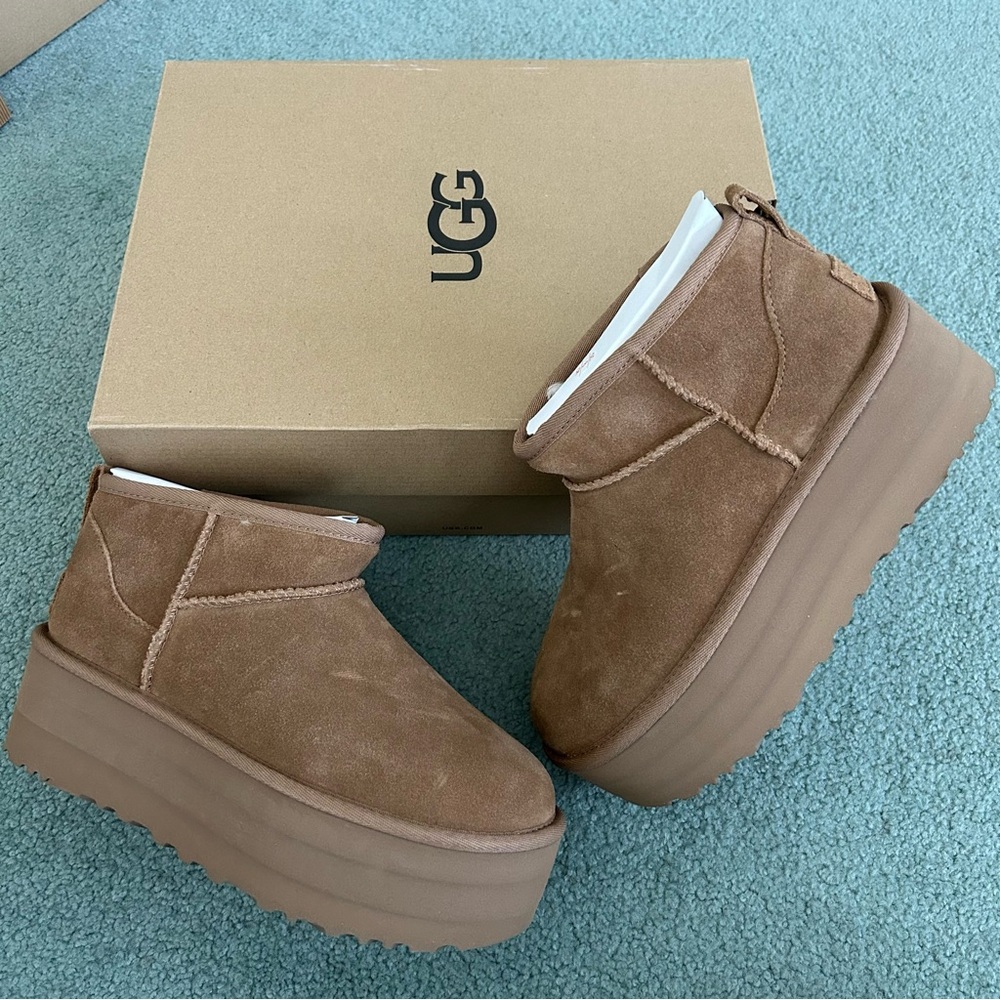 UGG Platform Mini Suede Boots in Chestnut Brown Size 6